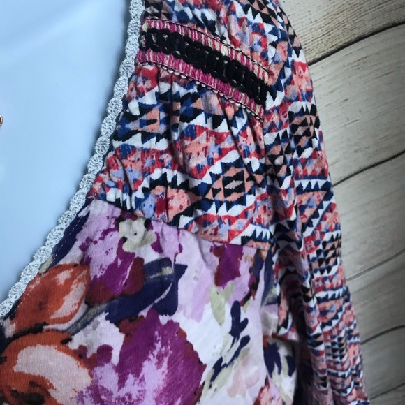 3/4 length sleeve floral light weight shirt. - Picture 3 of 4